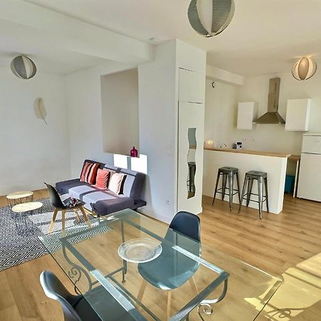 Wonderhost, Au Coeur Du Quartier Du Chateau ポー エクステリア 写真