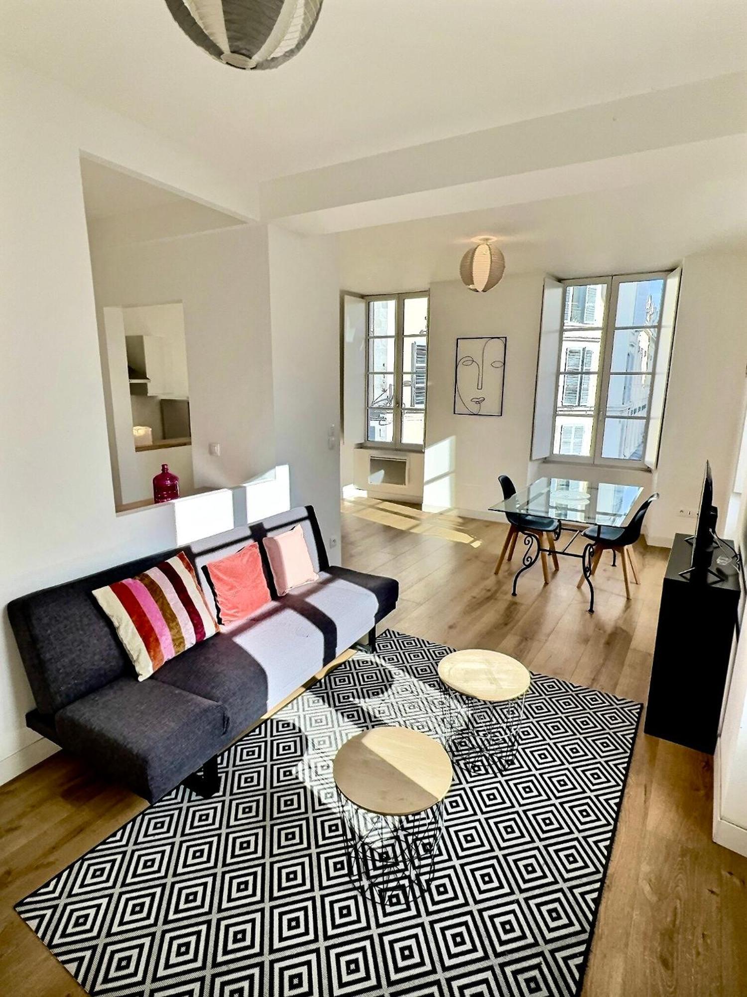 Wonderhost, Au Coeur Du Quartier Du Chateau ポー エクステリア 写真